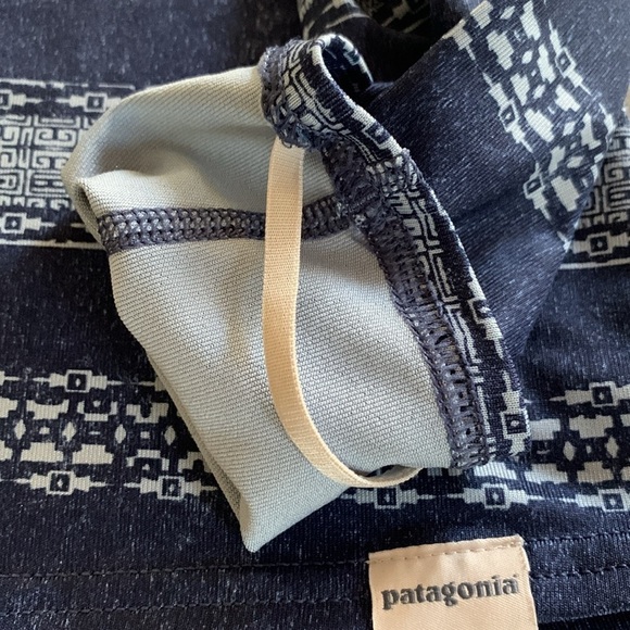 Patagonia Capilene Blue Aztec Long Sleeve Base Layer Top Women’s XS - Picture 3 of 5